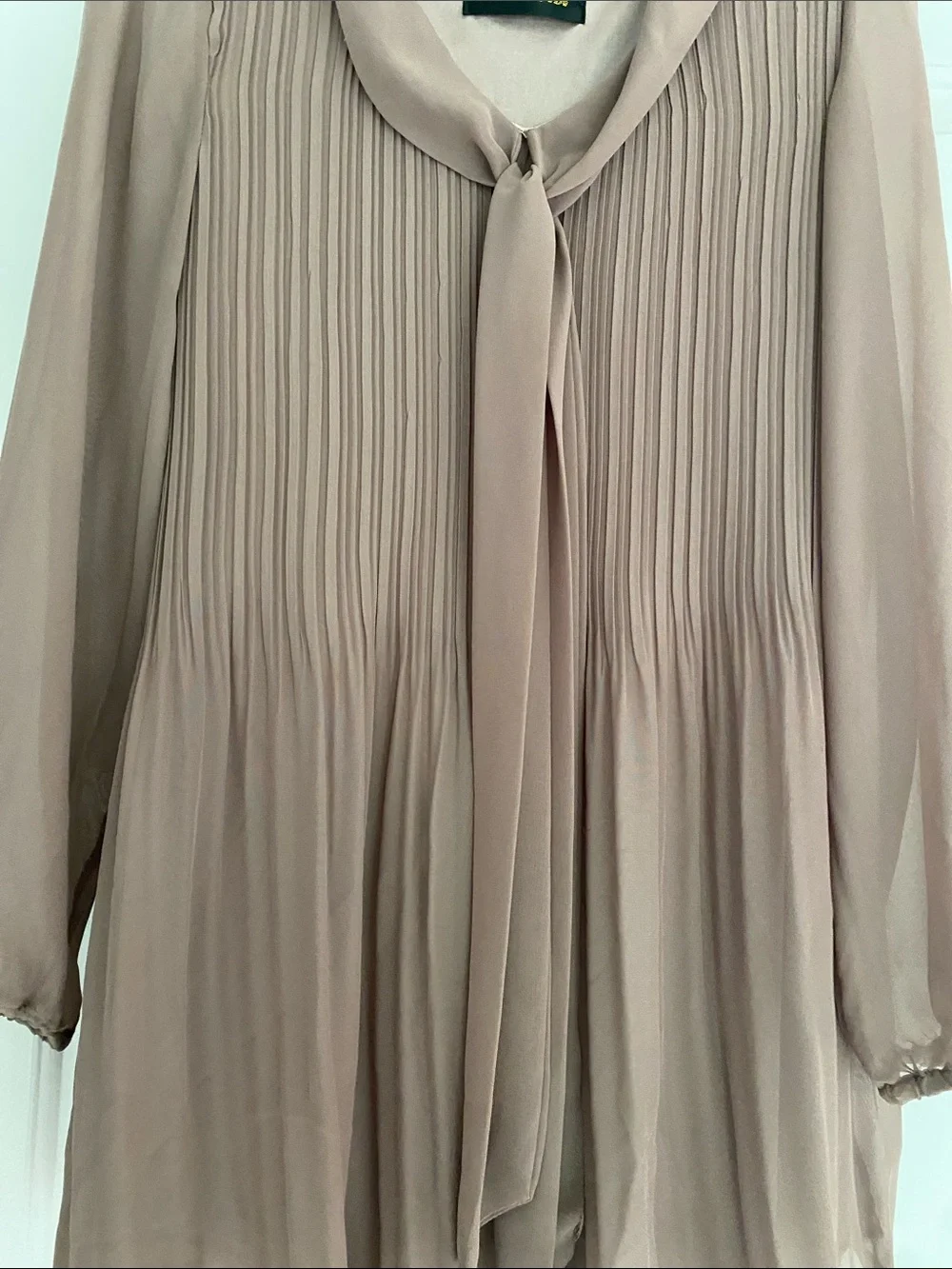 Boutique Tunic Blouse - Beige Pintuck Tie-Neck Blouse - S/M